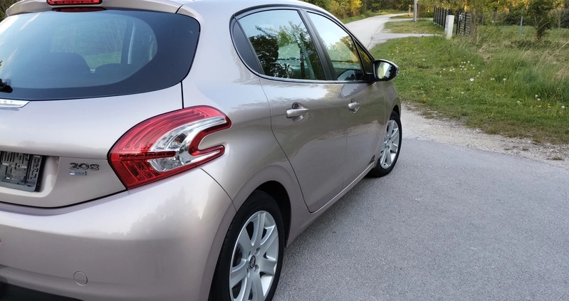 Peugeot 208 cena 18900 przebieg: 218000, rok produkcji 2013 z Chmielnik małe 529